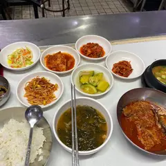 タミャン食堂