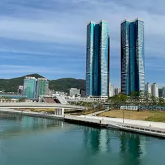 Booking the bay