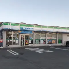 ファミリーマート 宇和大江店