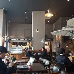 ウンサンのバイト先mango six