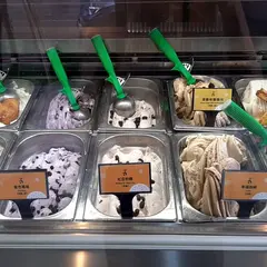 呉宝春麦方店台中旗艦店