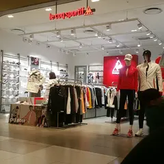 新世界百貨店 金海店