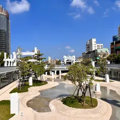 河楽広場