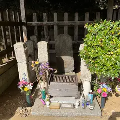 塚原ト伝の墓