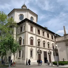 サン・ベルナルディーノ・アッレ・オッサ教会
