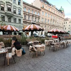Adlerhof - Café, Bistro & Bar