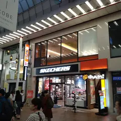 Skechers スケッチャーズ 神戸元町店