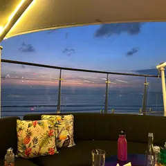 Double-Six Rooftop - Sunset Bar