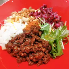 コウベタンタンメン エニシスタンド 《神戸坦坦麺とお酒を愉しむお店》