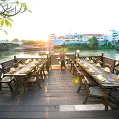 クルンシーリバー ホテル