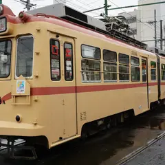 広電本社前駅