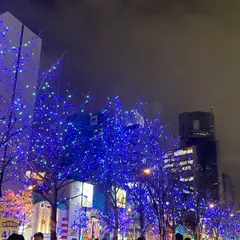 大阪駅前第4ビル前