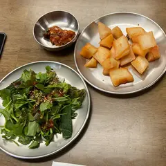  Neungdong Minari Seongsu/능동 미나리 성수점