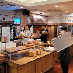 聖心堂 本店/ソンシムダン ポンジョム/성심당 본점