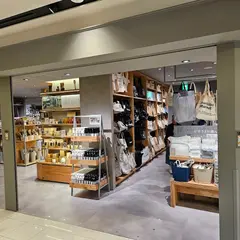 Standard Products 梅田DTタワー店