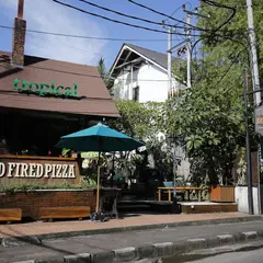 Tropical Restaurant Mengiat