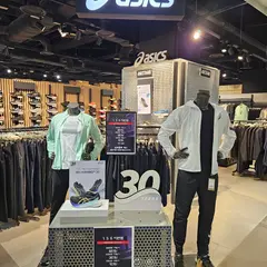 ASICS