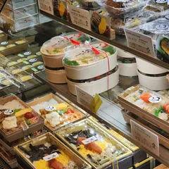 初屋はかたろう