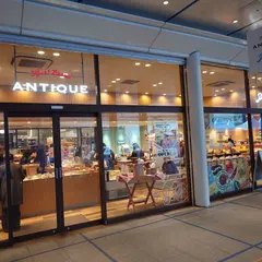 ハートブレッドアンティーク オアシス21店