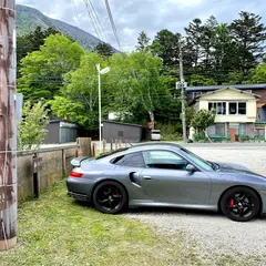 鮨くろさきの駐車場