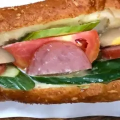 小巷一沙拉船