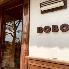 BOBO.