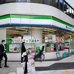 ファミリーマート横浜スタジアム前店