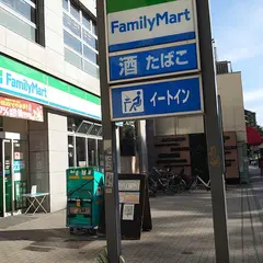 ファミリーマート横浜公園前店