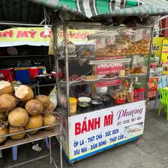 Banh mi co Phuong