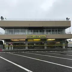 佐渡汽船カーフェリー車のりば