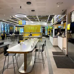 ノーブランドバーガー 駅三駅店