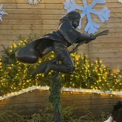 Harry Potter Statue
