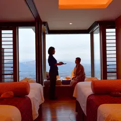 Heavenly View Earth SPA by CLARINS