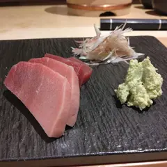鮨真魚