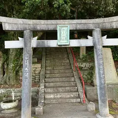 岩上神社
