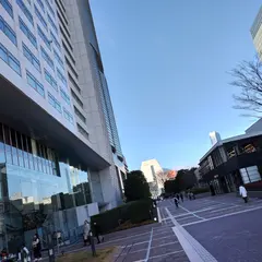 新宿サザンテラス広場