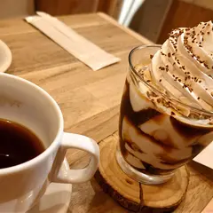 ネガティブカフェ＆バー モリオウチ
