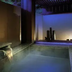 緑水亭