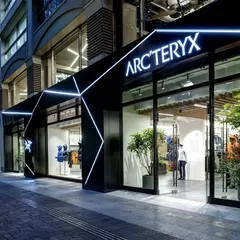 アークテリクス 東京丸の内ブランドストア