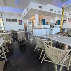 PIER21 MUSIC CAFE & BAR