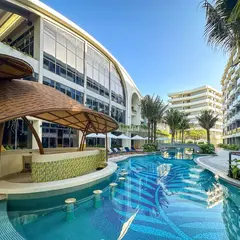 La Green Hotel and Residence