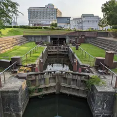 牛島閘門