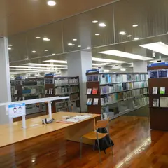 府中市立中央図書館