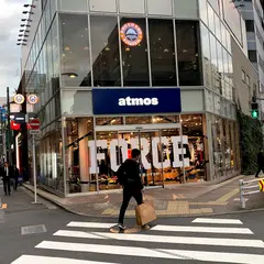 atoms 新宿