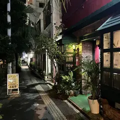 STANDS 韓国 アパレル セレクトショップ