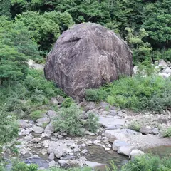 百万貫の岩