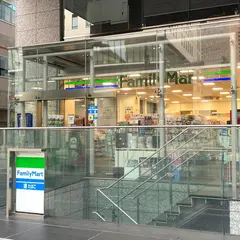 ファミリーマート 西新宿八丁目店