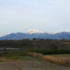 長良川堤防から見た伊吹山