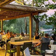 Rawai View Cafe' & Bar ร้านอาหาร ราไวย์วิว