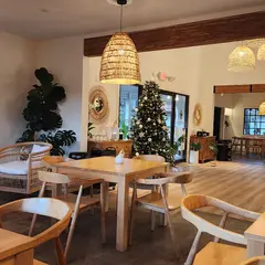 Momona Bakery And Coffee Shop